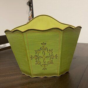 Southern Living at Home Metal Wall Planter